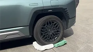 اختبار متانة غلاف حقيبة الأمتعة