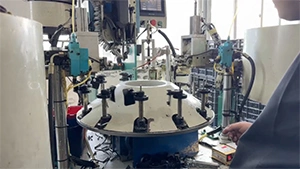 حقيبة سفر بدون سحاب بمقبض كبير فئة