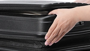 حقيبة سفر بسحاب قابلة للتوسيع مع جيب أمامي