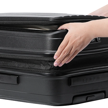 حقائب سفر للأمتعة المسجلة