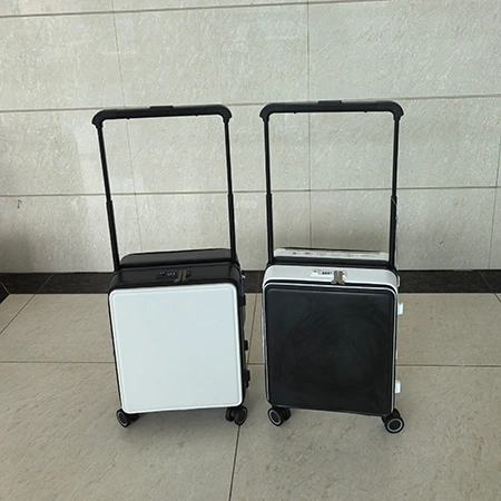 حقائب سفر محمولة باليد