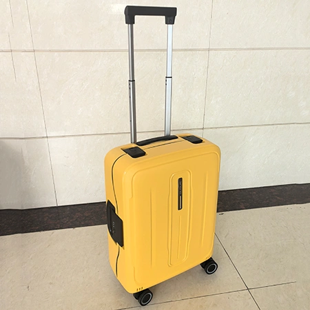 حقائب سفر محمولة باليد